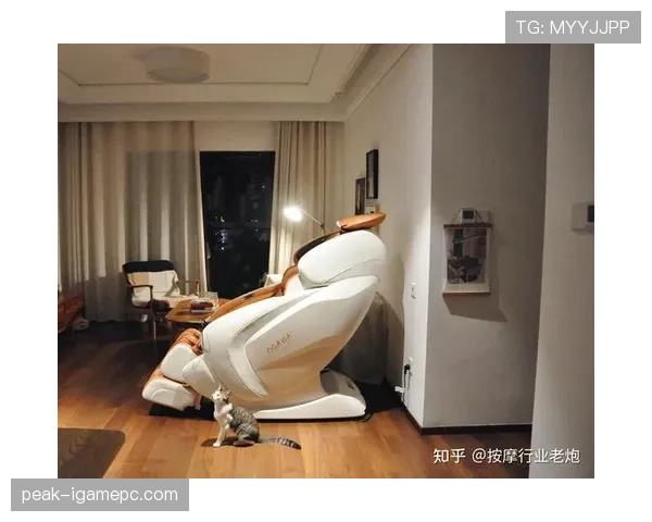 杨力维训练完肚子还能看到按摩椅，这生活简直跟普通人没法比！