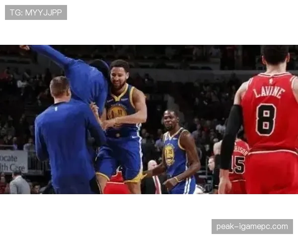 跳球规则解析:NBA与FIBA有何不同? 跳球规则解析:NBA与FIBA有何不同?